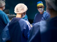 Are Younger Surgeons Being Trained for Speed at the Expense of Judgment? anesthesiologist-operating-nurse-surgeon-assist-2026